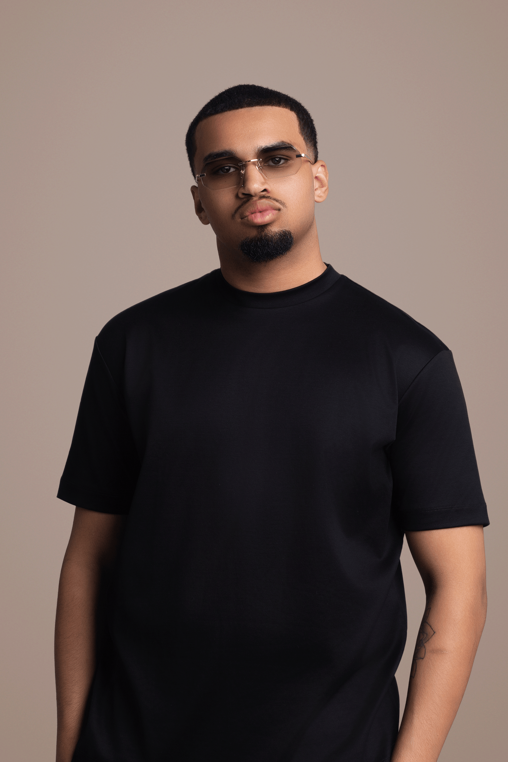 (PRE ORDER) CAVIAR NOIR T-Shirt