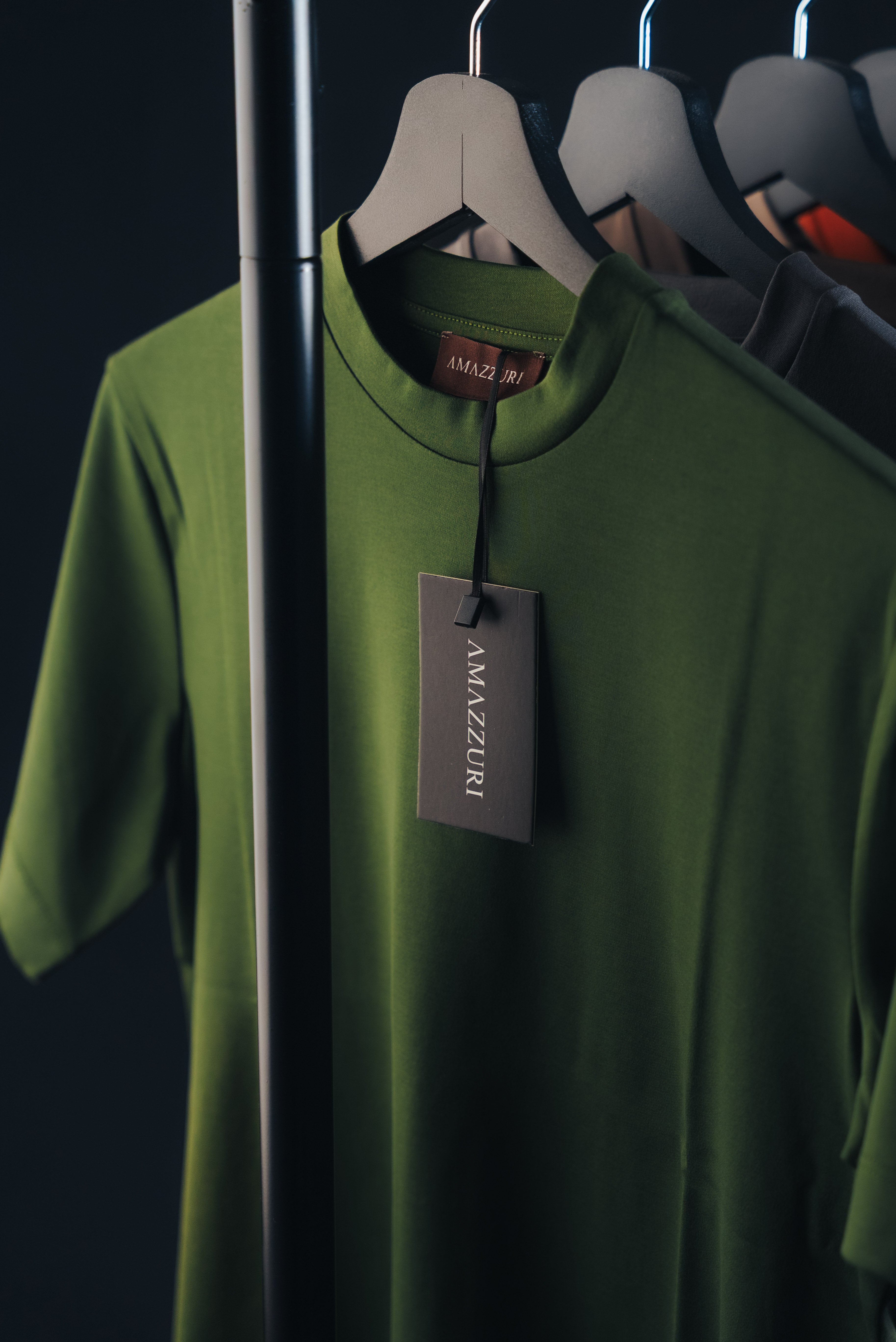 SAGE VERT Shiny T-shirt | Amazzuri